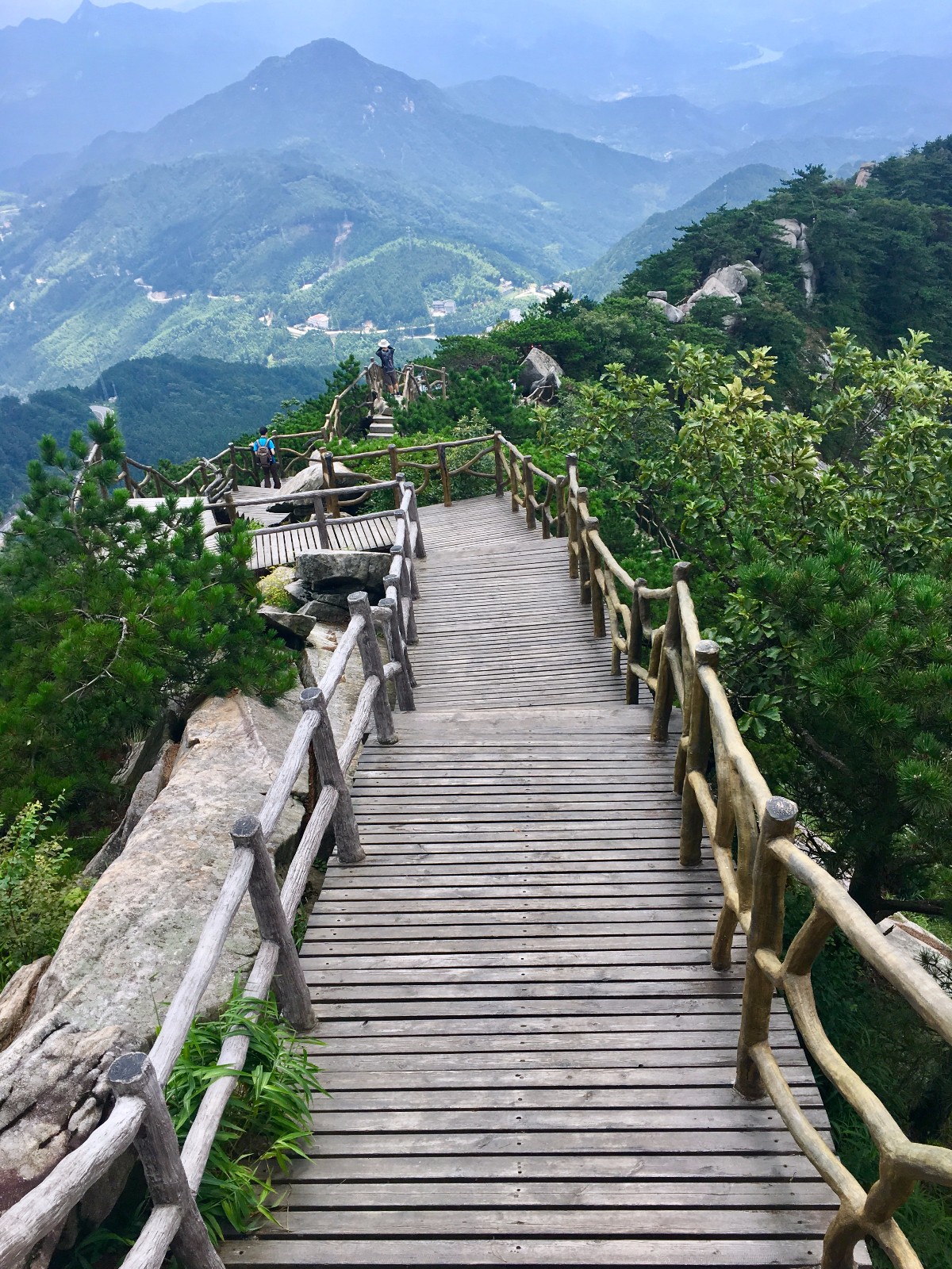 避暑好去处薄刀锋湖北黄冈罗田薄刀锋风景区