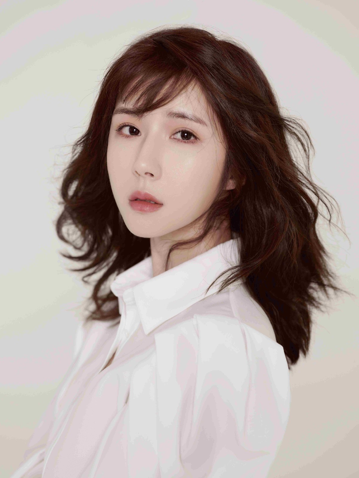 近日,演员方安娜因在大热剧《延禧攻略》中饰演最忠心宫女珍儿而获得