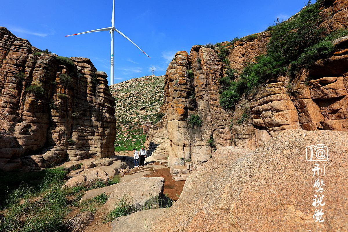 摄影 :@刑警视觉  南天门位于县城北20公里处,主景区由两座山势迥异