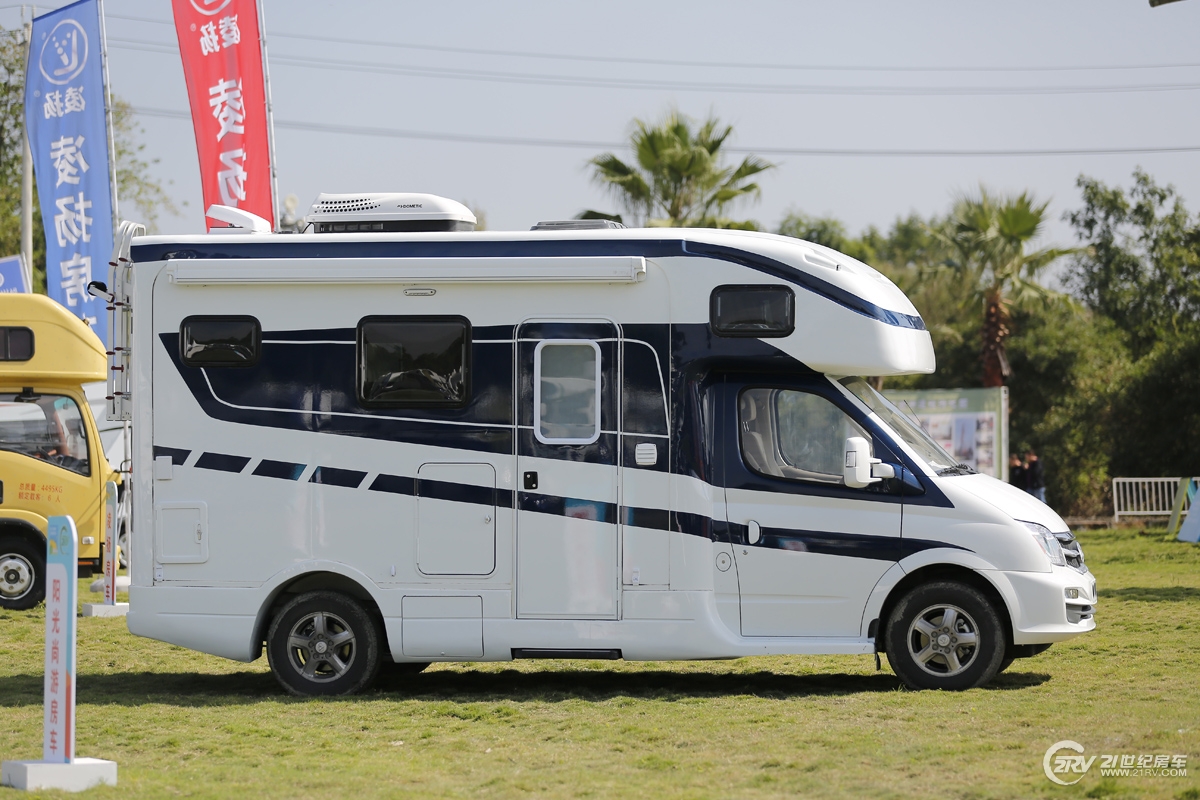 延续价格亲民路线 爱旅途c型豪华版房车实拍