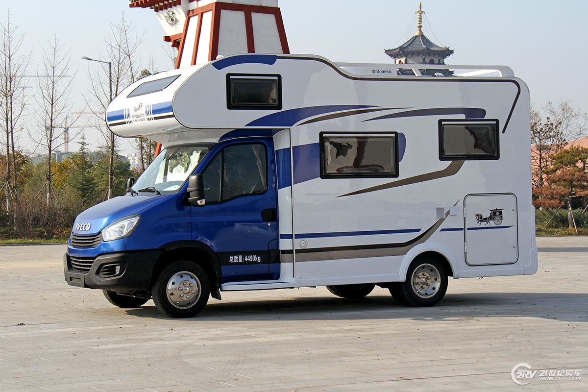 售价5298万元巨威自动挡阿瑞斯5600房车正式上市