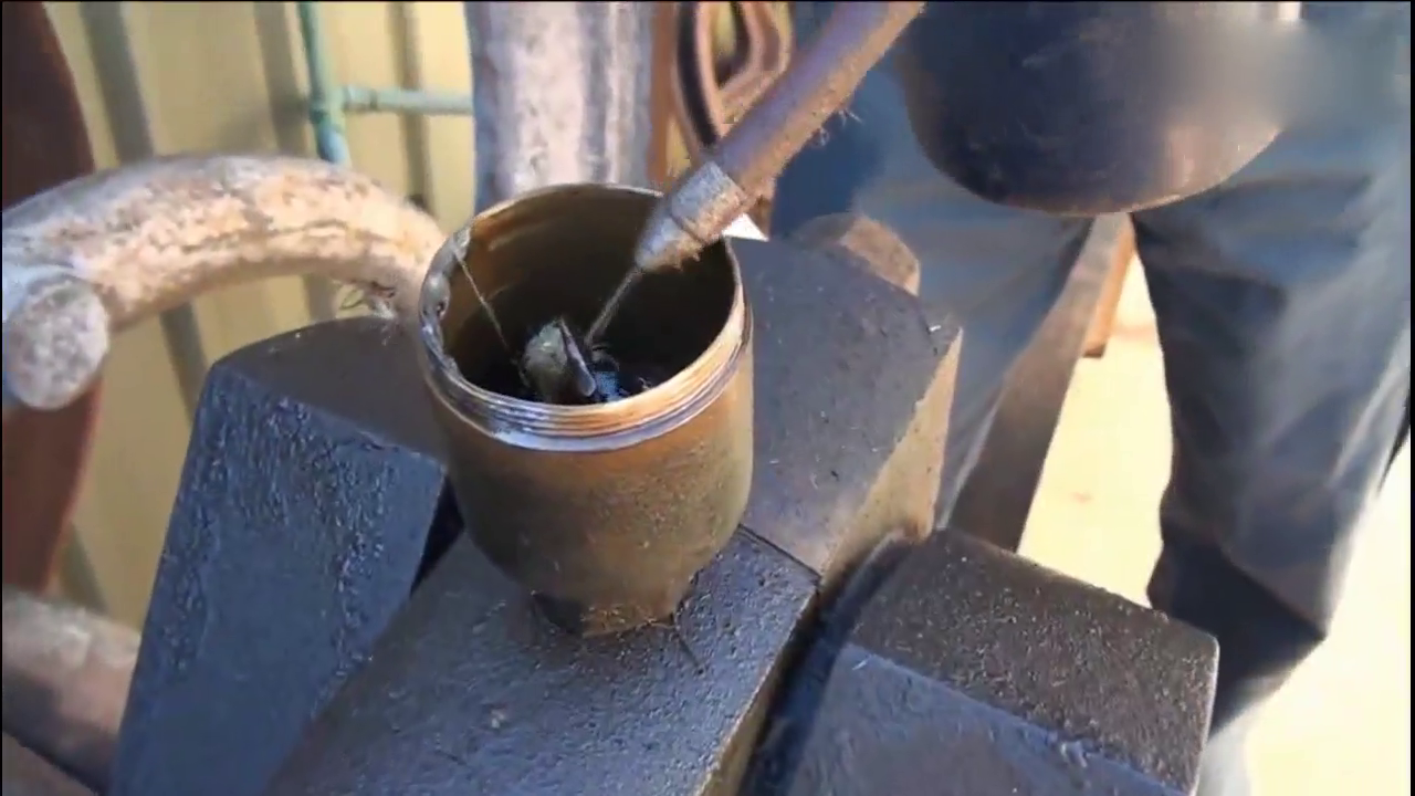 1909年的10马力热球发动机,开动起来瞧瞧