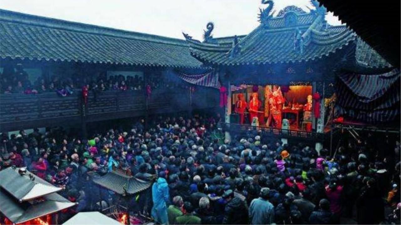 古代没有扩音器,观众怎么听到戏台上的声音?没想到还能这样操作