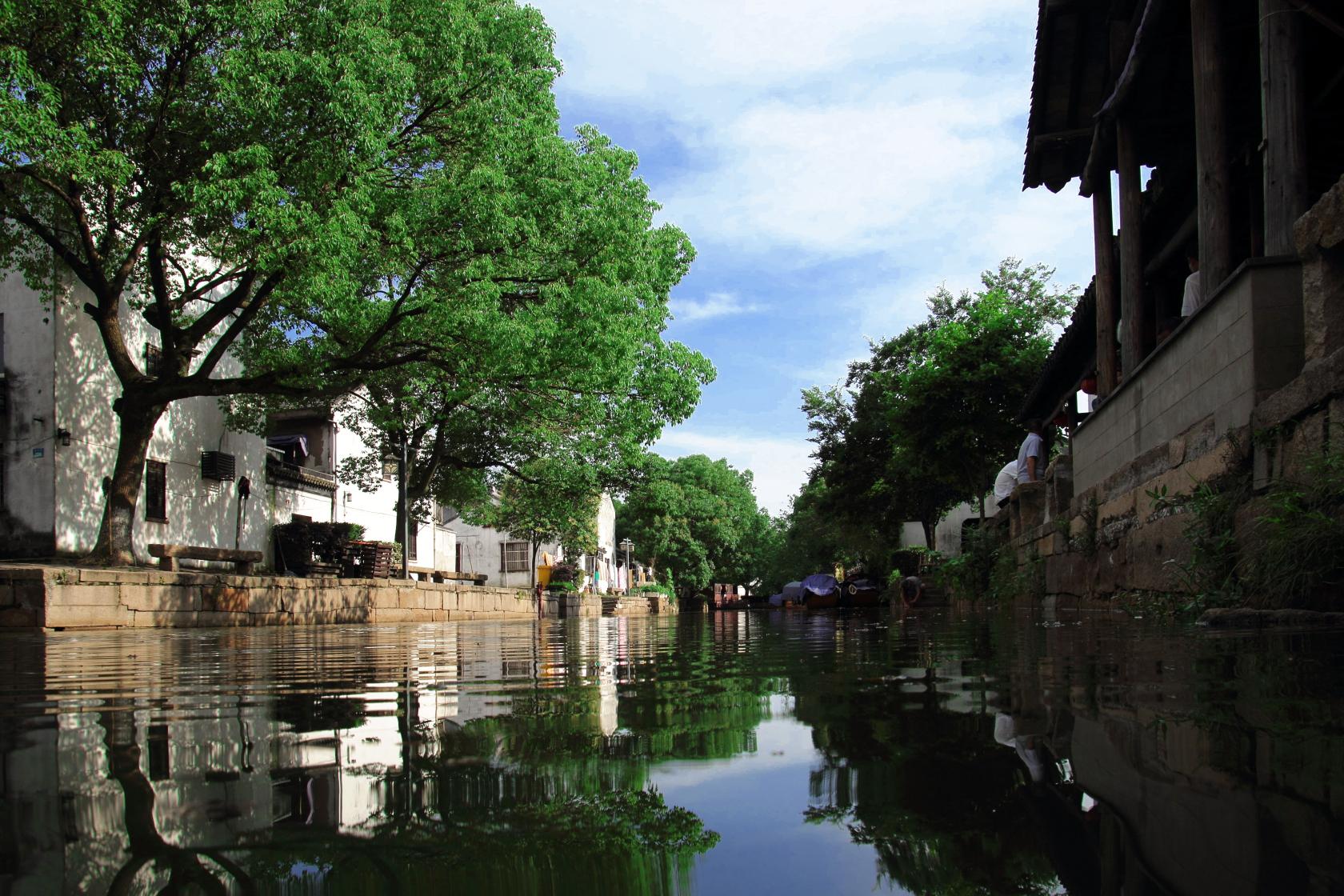 门票100元,这个古镇名气不小,人气为什么就旺不起来