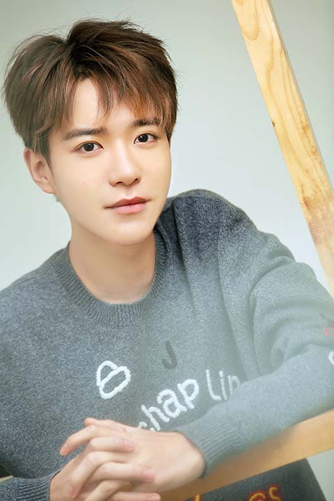 燕颢元写真曝光 清新文艺如沐春风