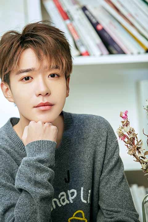 燕颢元写真曝光 清新文艺如沐春风