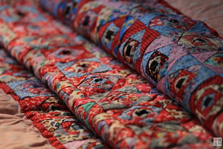 八旬老太每天手工缝制百家衣亲朋疯抢只为收藏