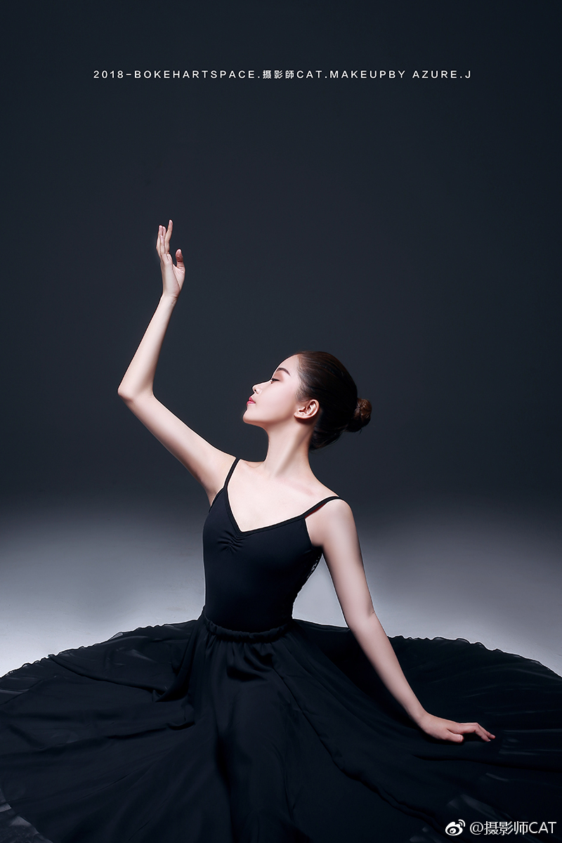 最近拍的特别厉害的舞者,也是舞蹈老师.跳舞的女孩子努力坚强