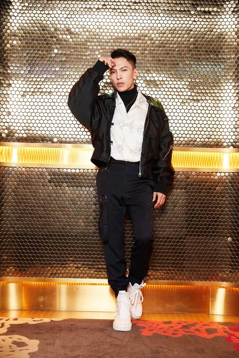 蒋雪鸣出席风尚大赏 盘扣外套诠释潮系中国风