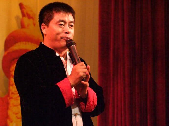 47岁魏三近照,曾拒绝赵本山拜潘长江为师,如今还没女儿红