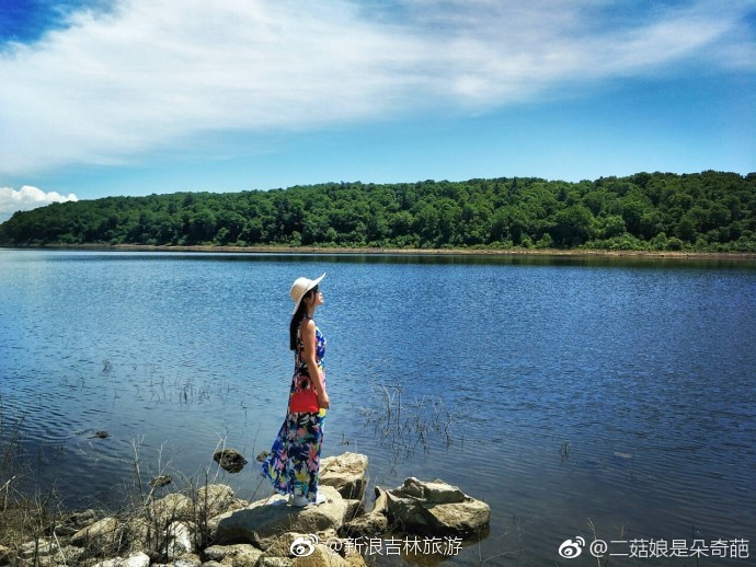 美丽的临江市聚宝水库!山清水秀,大美白山~(来源: )_新浪新闻