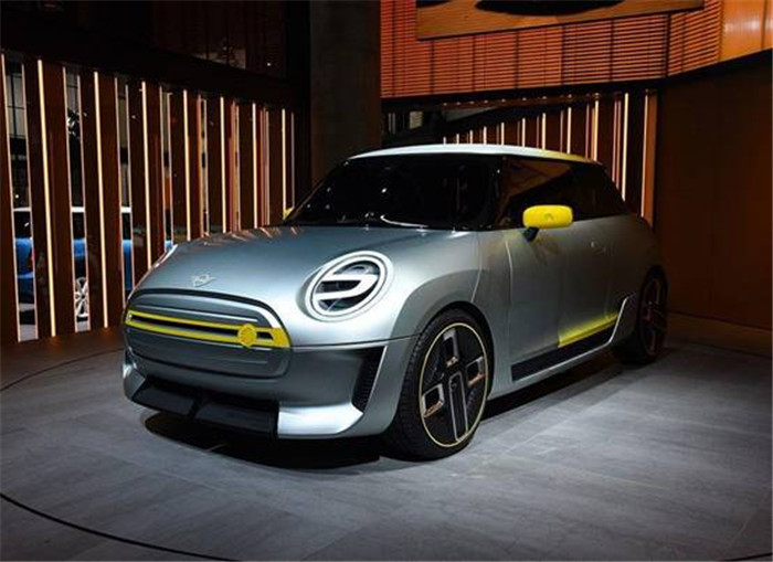 "含着金钥匙出身" 光束汽车的冷静难能可贵