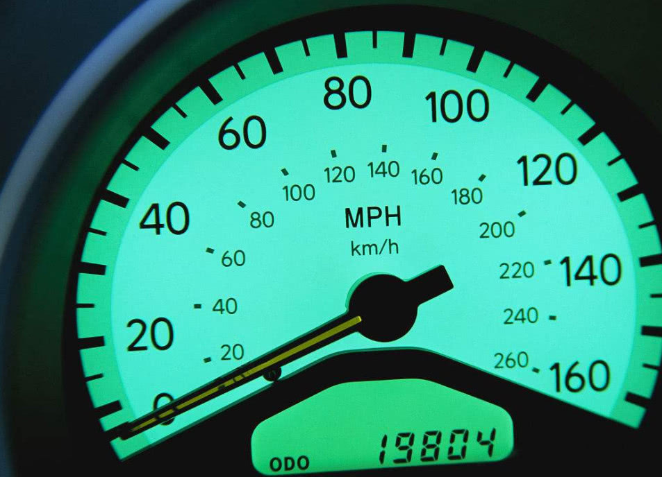 汽车的里程表可以调高调低吗二手车是这样调表的真相是这样