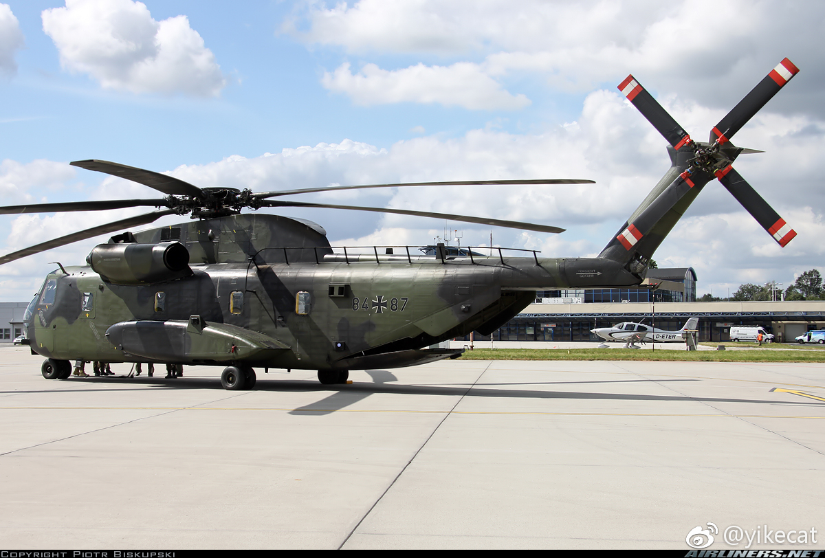 谢谢)事故与事件由于飞机的大尺寸和士兵容量,涉及ch-53直