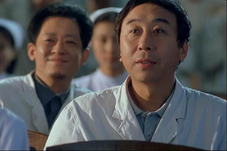 是相声演员也是金鸡影帝,盘点三十年来冯巩出演的电影角色