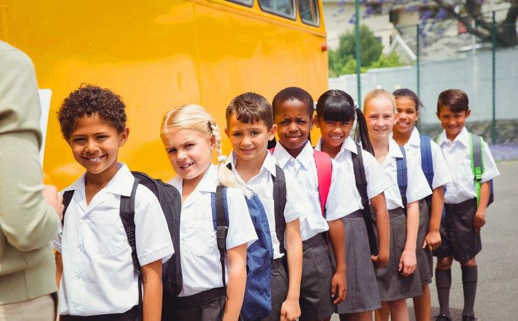 一组图直击各国校服,哪款最好看