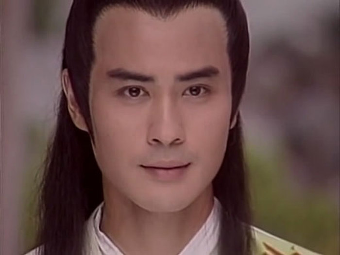 他是视帝,却因被嘲没出息和王馨平分手,今和小22岁港姐相恋!