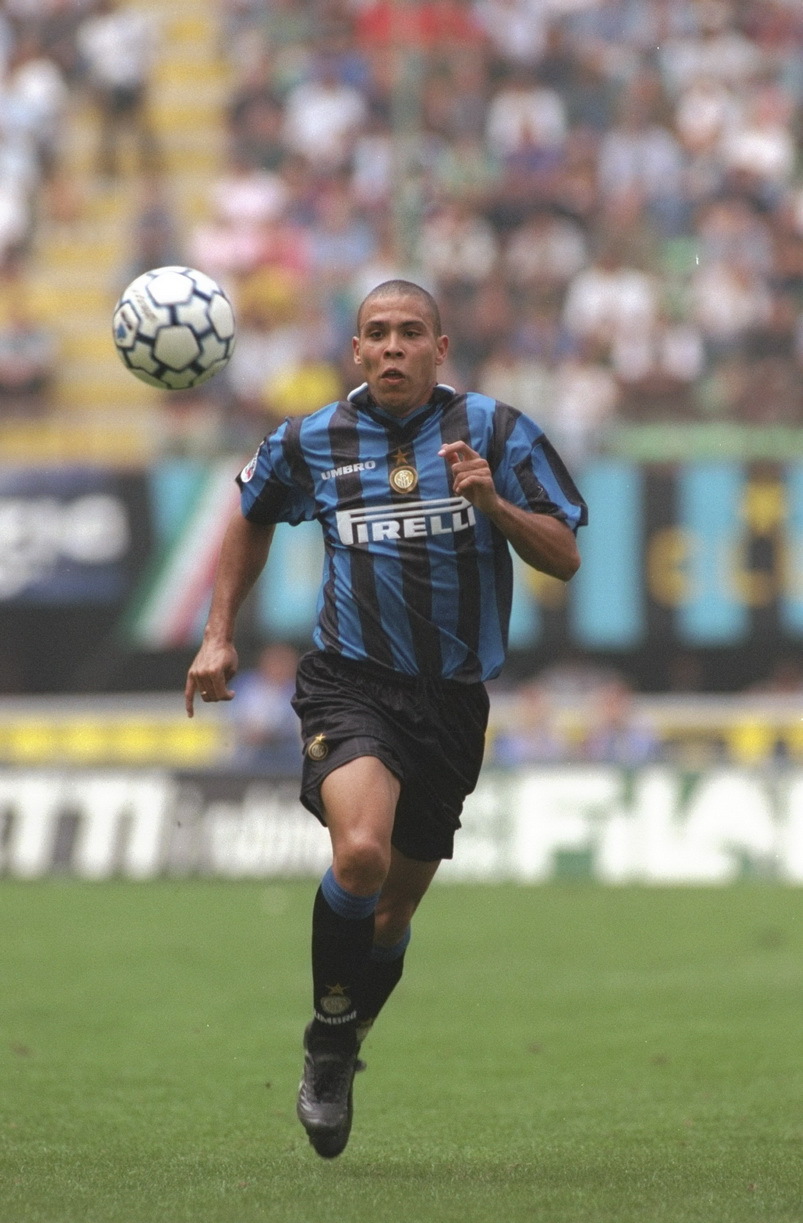 罗纳尔多/罗尼,主队主场球衣九宫格