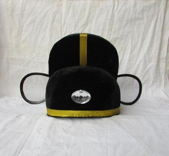 都知道乌纱帽是指官宦职位,它是从什么时候开始的象征官位的呢?