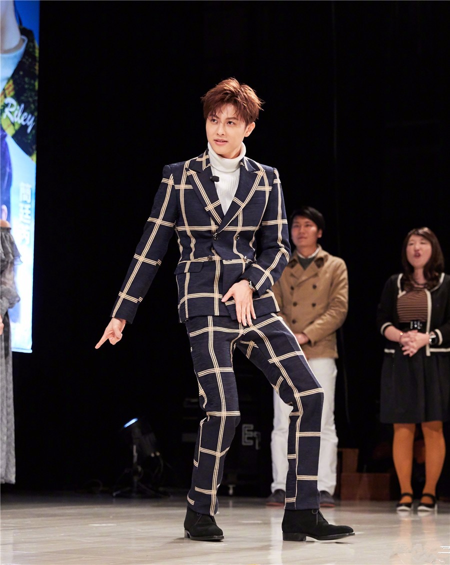 王子邱胜翊帅暖心亮相粉丝见面会劲歌点燃冬日激情