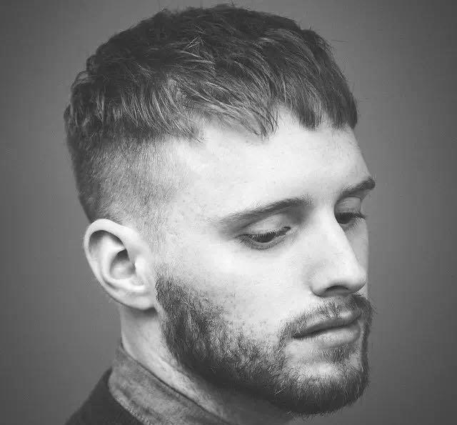 颜值不够,发型来凑,夏日最夯发型大推荐|发型|刘海|头发_新浪新闻