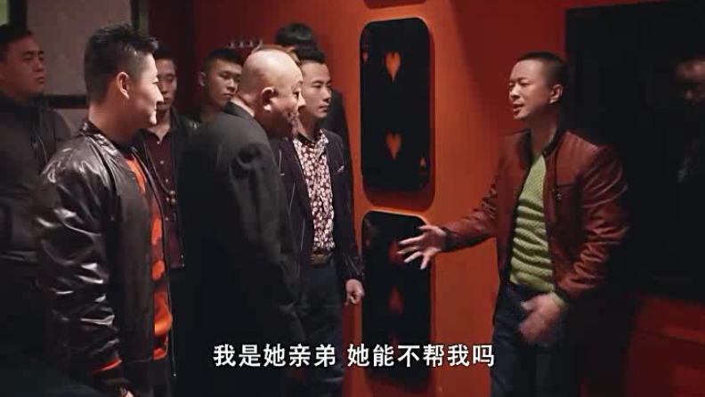 黑社会混混酒吧欺负小伙,没想到小伙不是善茬,反击太霸气