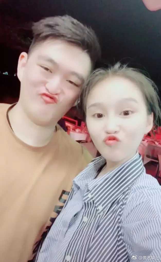 近日赵本山女儿球球高调晒出与哥哥同框的视频