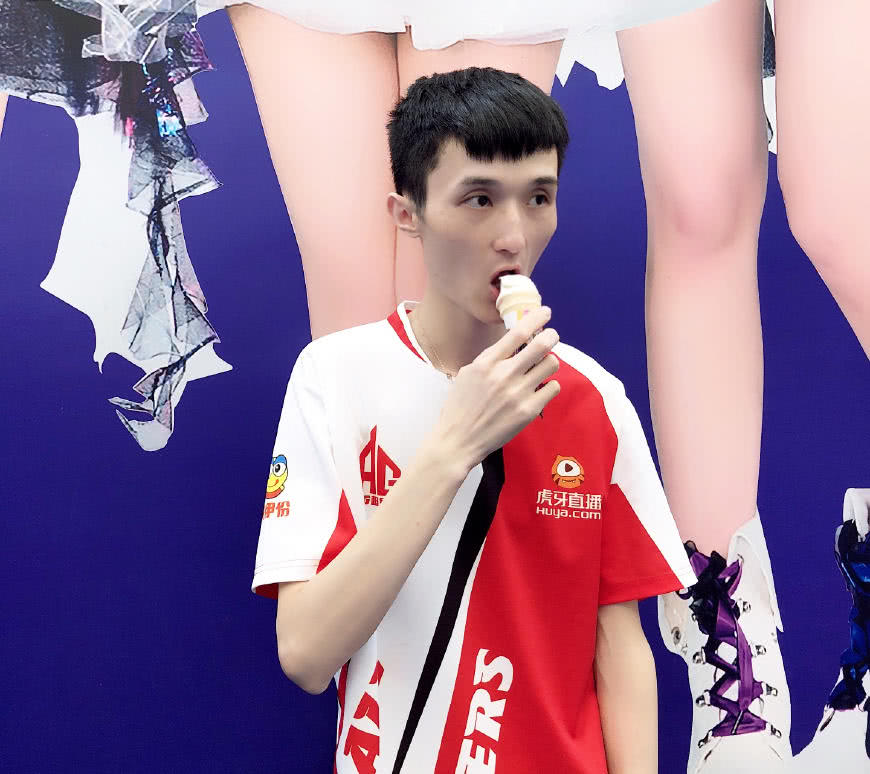 ag超玩会挂牌5人没人敢要,ceo菲菲发文:ag将做出重大决定