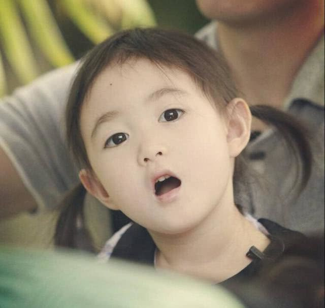 明星孩子户口本上的大名是什么?嗯哼霸气,jasper被爸爸坑