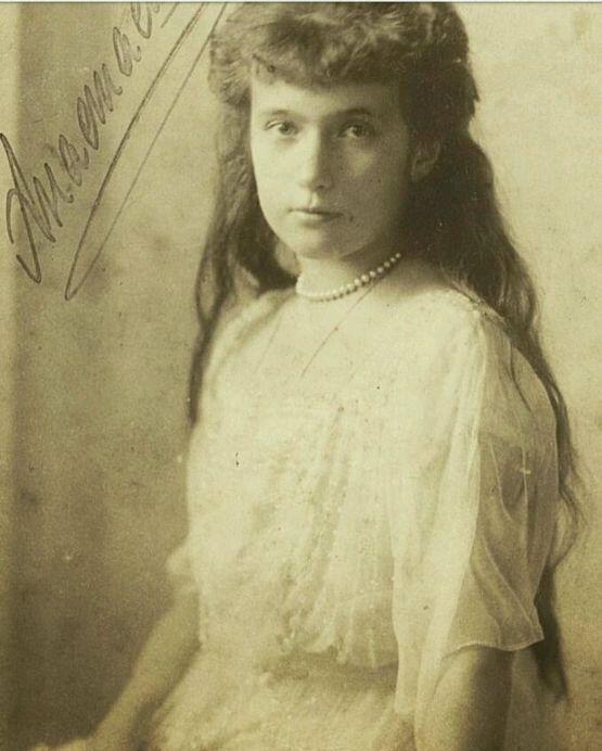 俄国末代沙皇皇后公主绝美照片 其中有一位神似小龙女李若彤