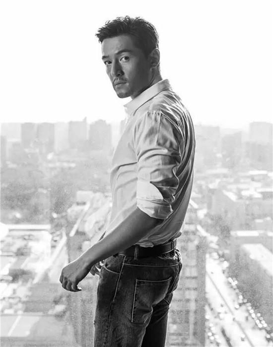 胡歌与袁弘张歆艺聚会,花臂纹身遭热议:还是那个梅长苏吗?