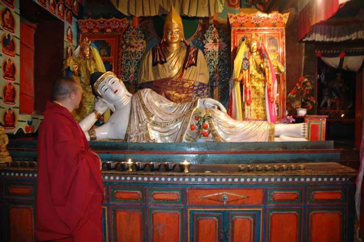 木里大寺中的卧佛 史在玲 摄