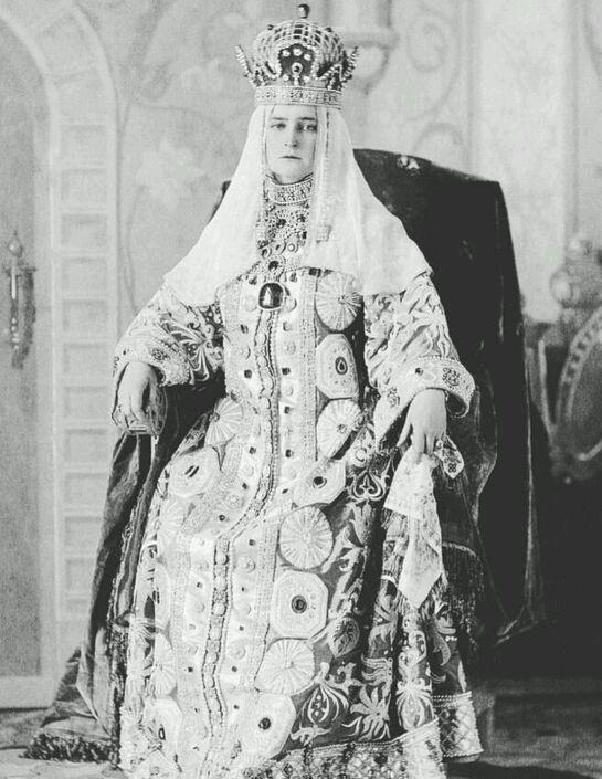 俄国末代沙皇皇后公主绝美照片 其中有一位神似小龙女李若彤