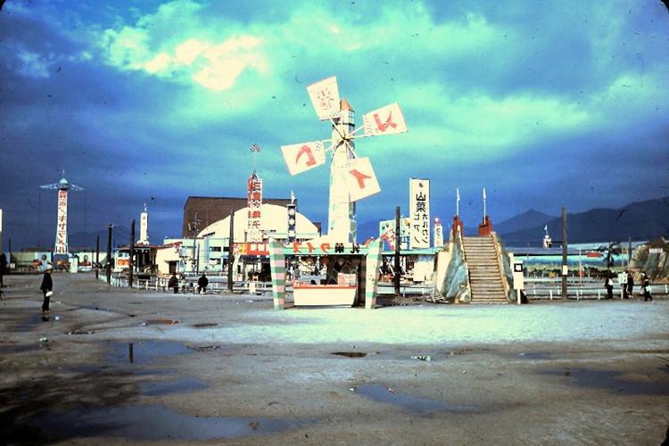 1950年代美国人拍摄日本罕见彩照,展现战后日本欣欣向荣