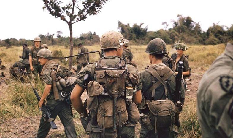 盖纳是一名美国越战老兵,21岁的时候他就随军来到了越南,本来他的梦想