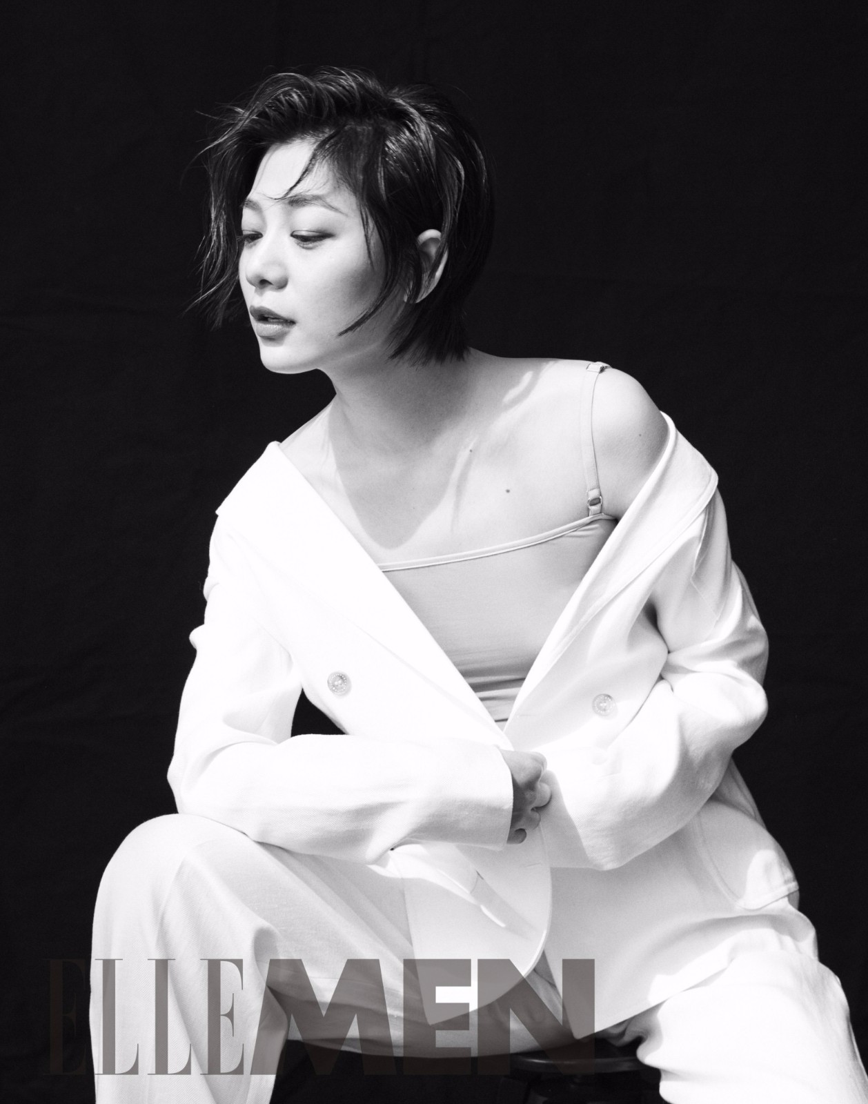 王真儿《上海女子图鉴》今晚开播 黑白大片演绎时尚"魔女"