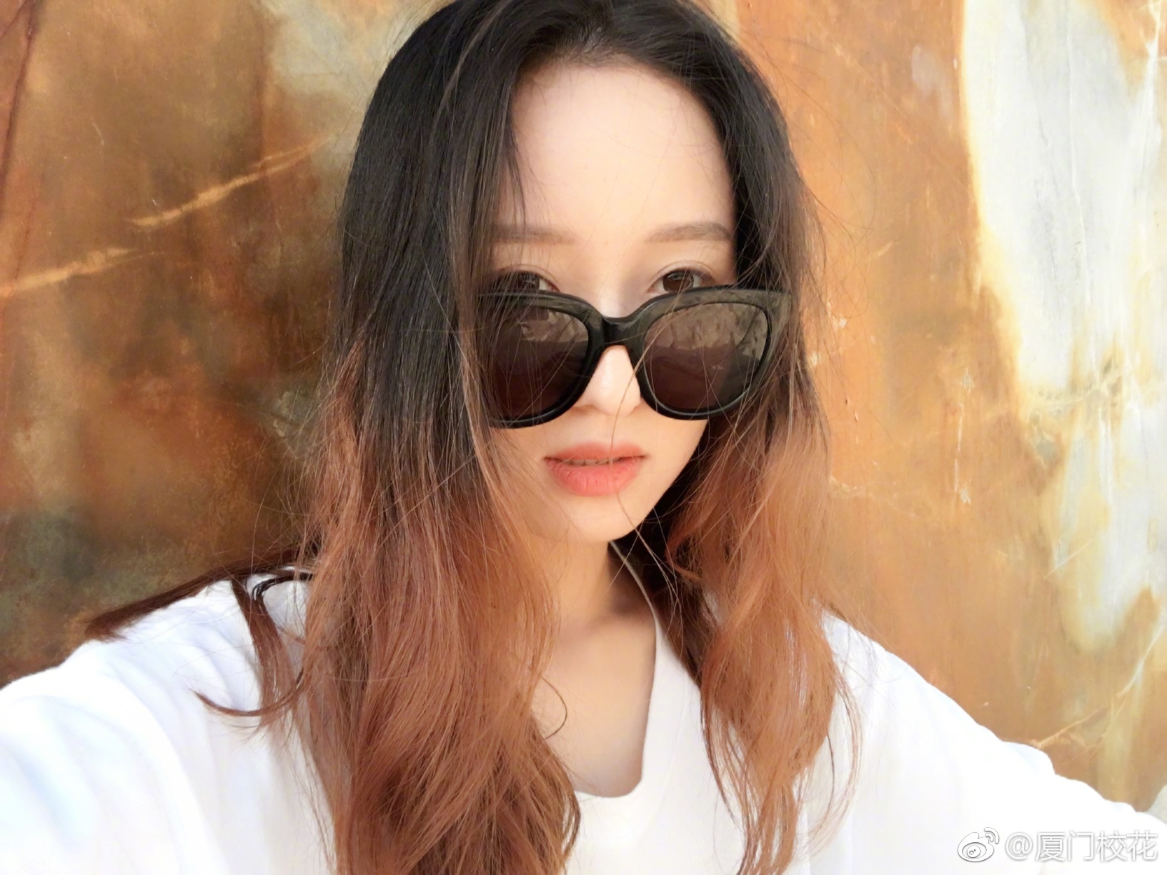 她叫朱妍95年毕业于厦门大学嘉庚学院身高164cm