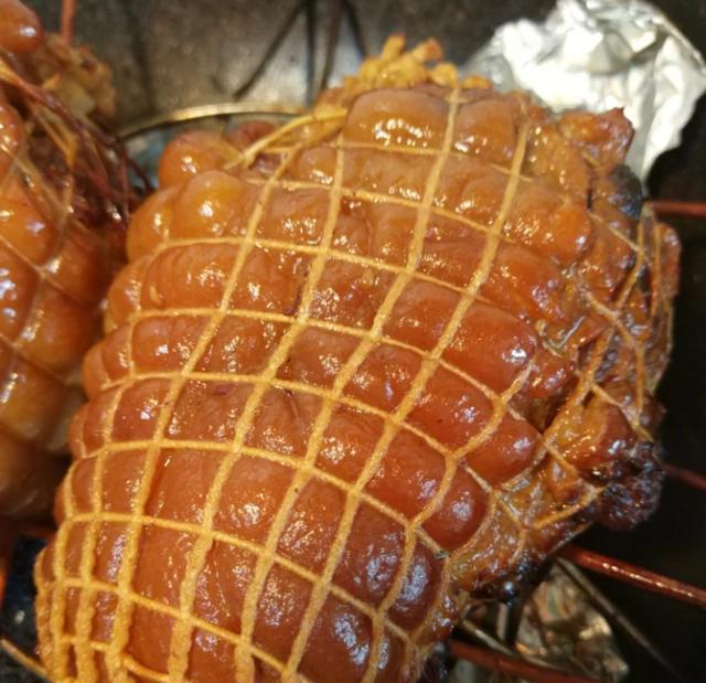 无骨猪肘子吃货就得这么吃