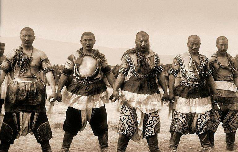 清朝老照片图2蒙古壮汉图5生气的官家小公子