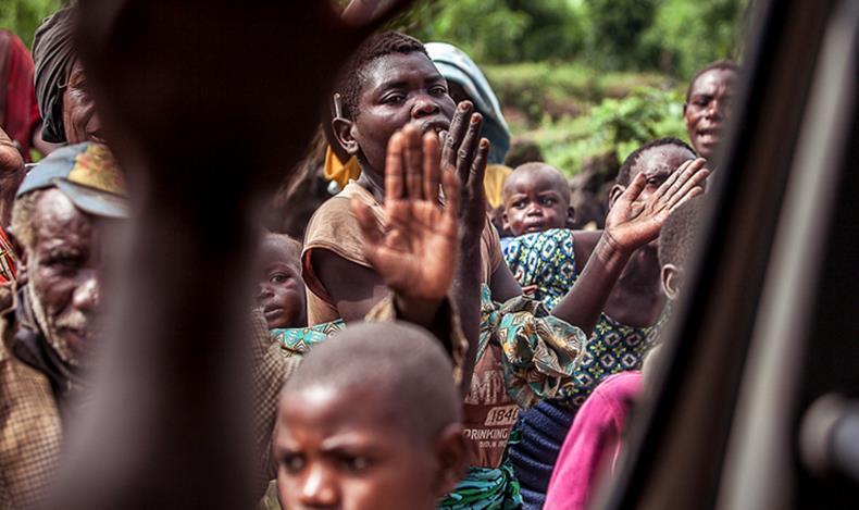 盘点全球最怪异部落的女性, 居然还有不让女人穿裤子的法律