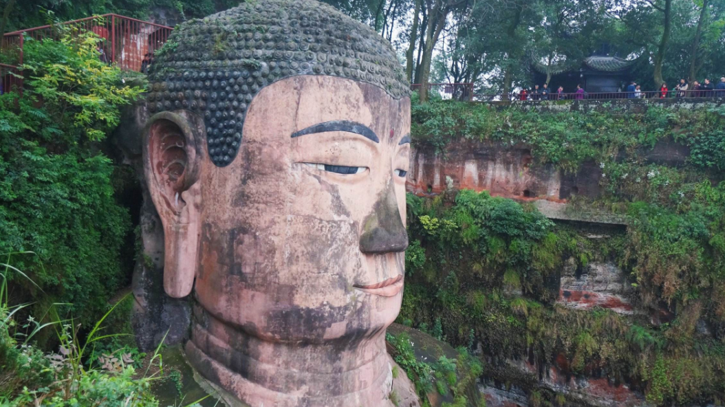 乐山大佛每次闭眼流泪就会有灾难发生,有这么神奇吗?