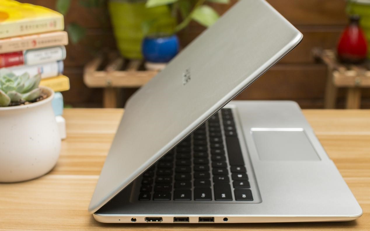 文能提笔武能吃鸡华为matebookd2018版尊享版全能护航