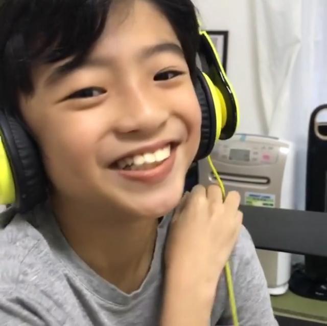 张柏芝又晒家庭照,9岁lucas长腿很吸睛,可他却输给了6岁的弟弟