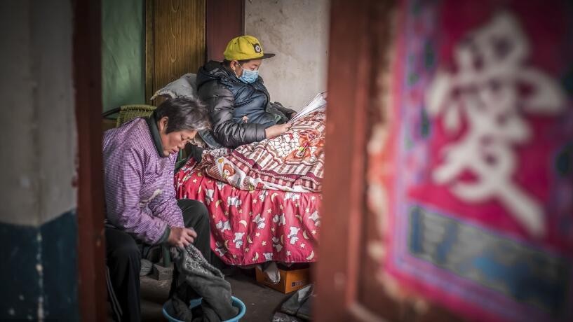 为患病养子寻找亲生父母，一位买菜养母充满坎坷的寻亲之路|曹德鲜|养子|曹德_新浪新闻