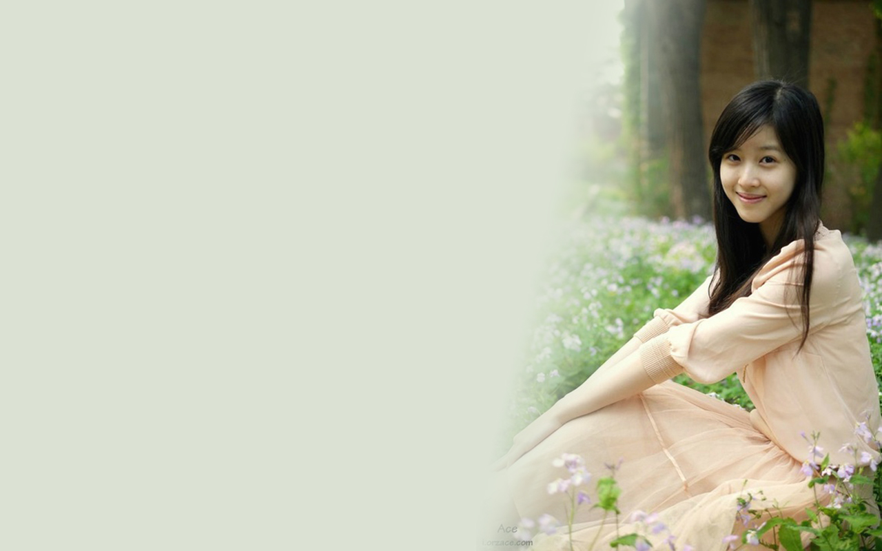 2018年达沃斯年会期间,奶茶妹妹就晒出了刘强东在会议间隙吃泡面的