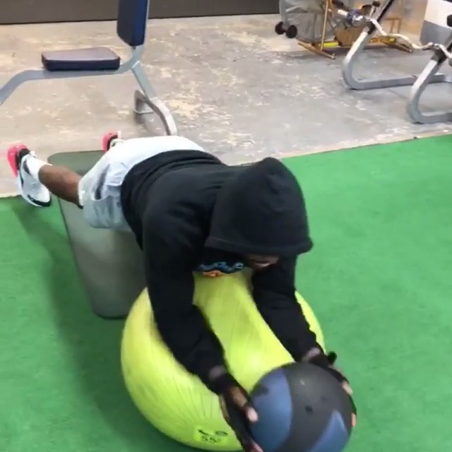 NBA篮球训练师泰勒教你强悍的控球训练!网球