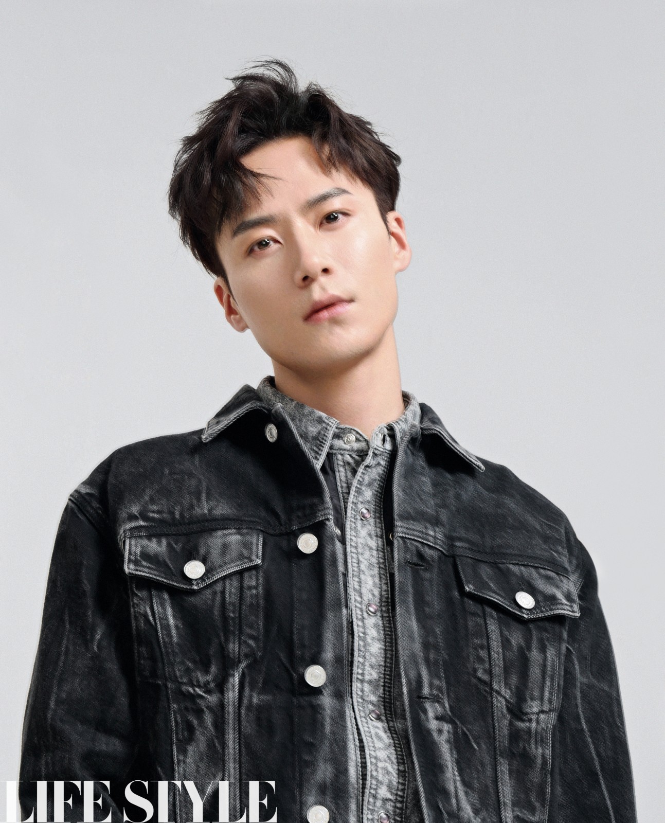 茅子俊最新杂志封面曝光 精致盐系boy质感来袭