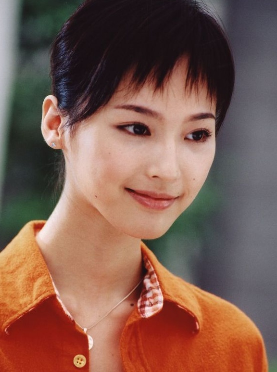 大师都斗劲熟悉,他经常出演琼瑶剧,后来由于《封神榜》和吴佳妮结缘