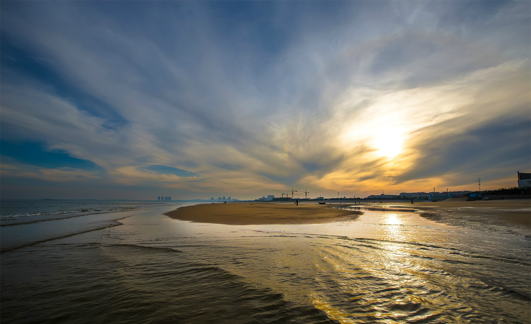 旅途中的风景天下第一滩之称的山东威海乳山银滩
