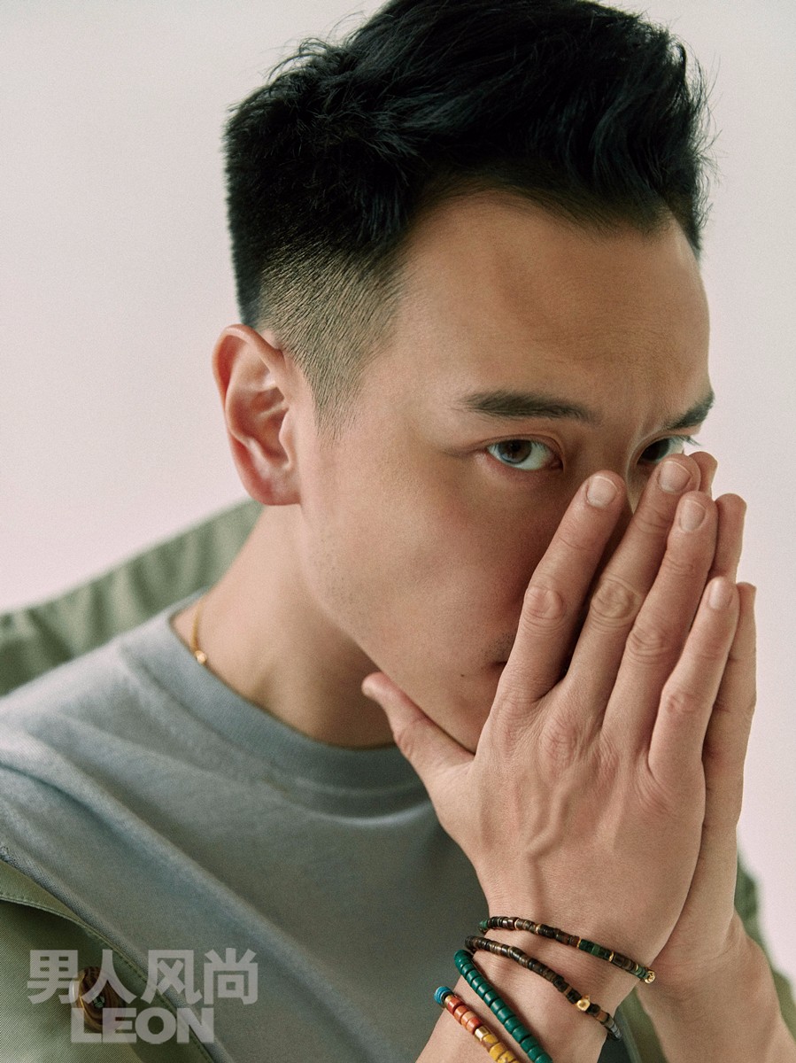 sunny王阳明杂志大片曝光 眼神笃定心中有航线